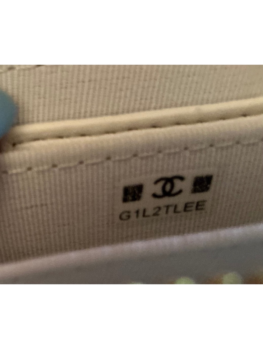 Chanel White Tweed Mini Crossbody Bag with Gold Chain and Zipper Closure - Picture 5 of 5